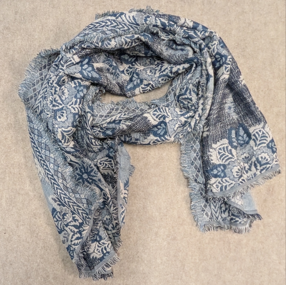 Elegant J.Jill Shades Of Blue Snowflake Floral Reversible Jacquard Scarf